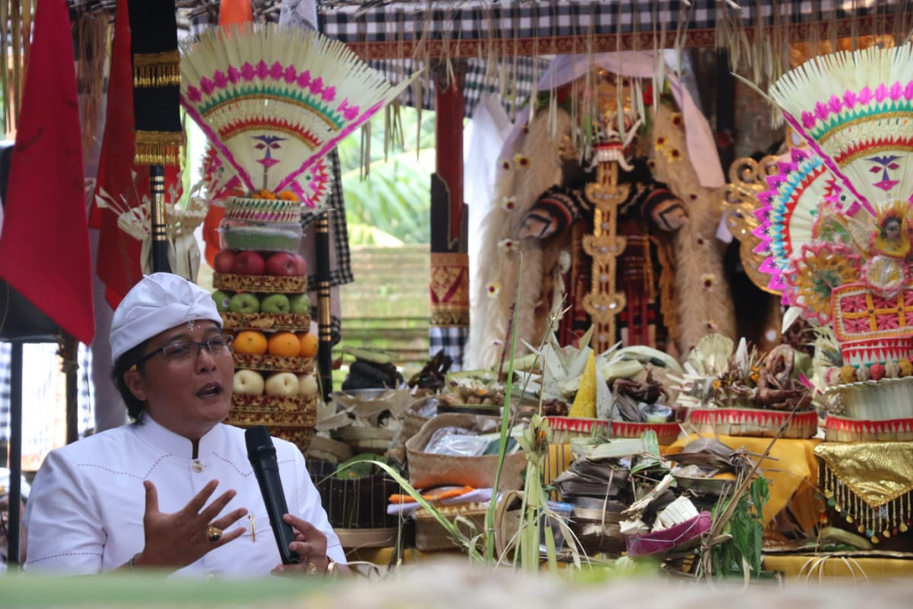 Bupati Giri Prasta Hadiri Karya Ngeratep Tapakan Pura Dalem Meranggi Sibang Kaja